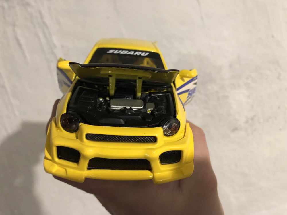 Subaru Impreza Bburago burago 1:24