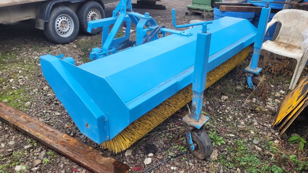 matura rotativa maturatoare stradala buldoexcavator perie moto utilaj