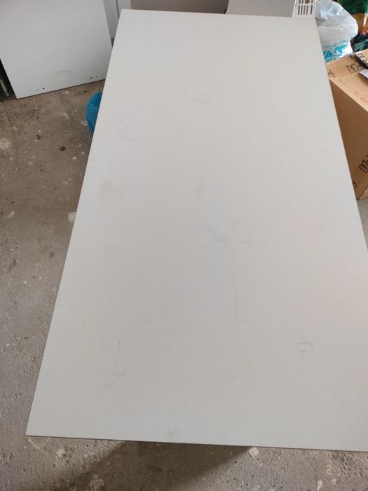 Продается стол небольшой