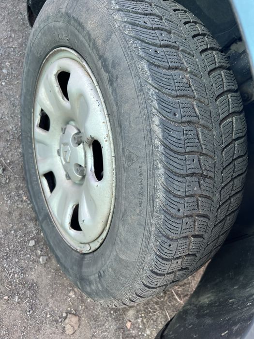 Продам шины с дисками R16