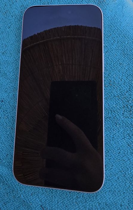Vând iphone 16 plus 128 GB