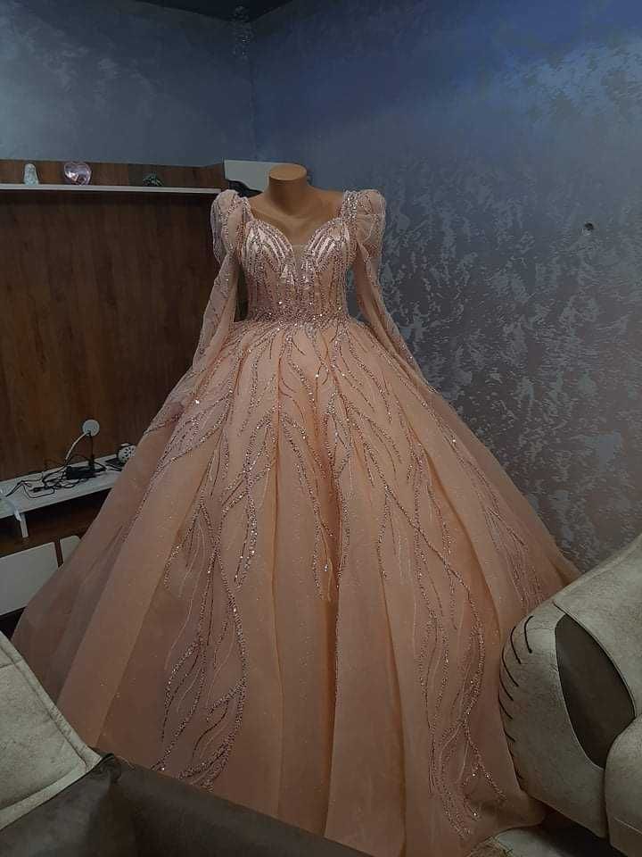 Официална рокля подходяща за годеж