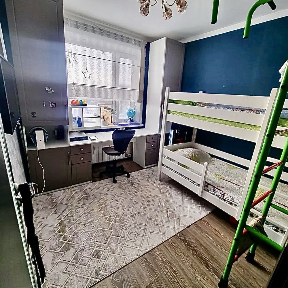 4комн, Кошкарбаева 3, 5этаж