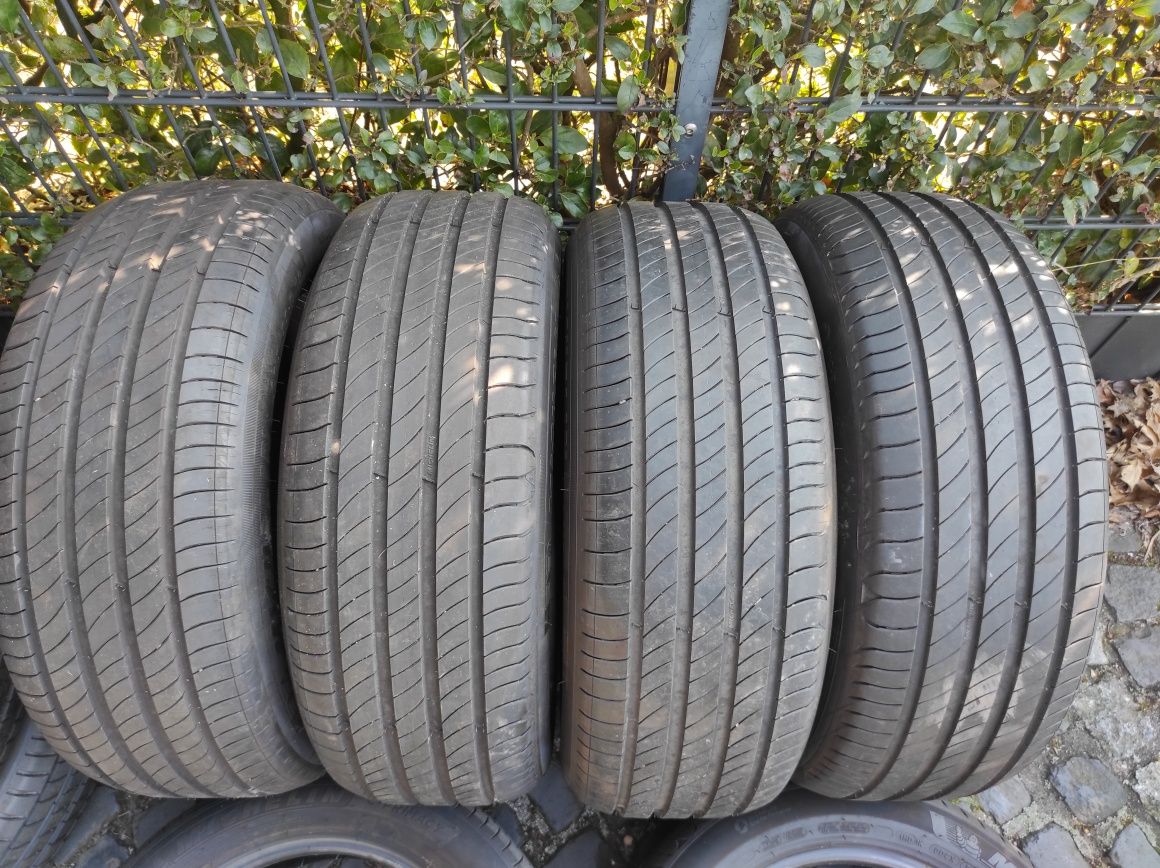 225/55/18 Michelin