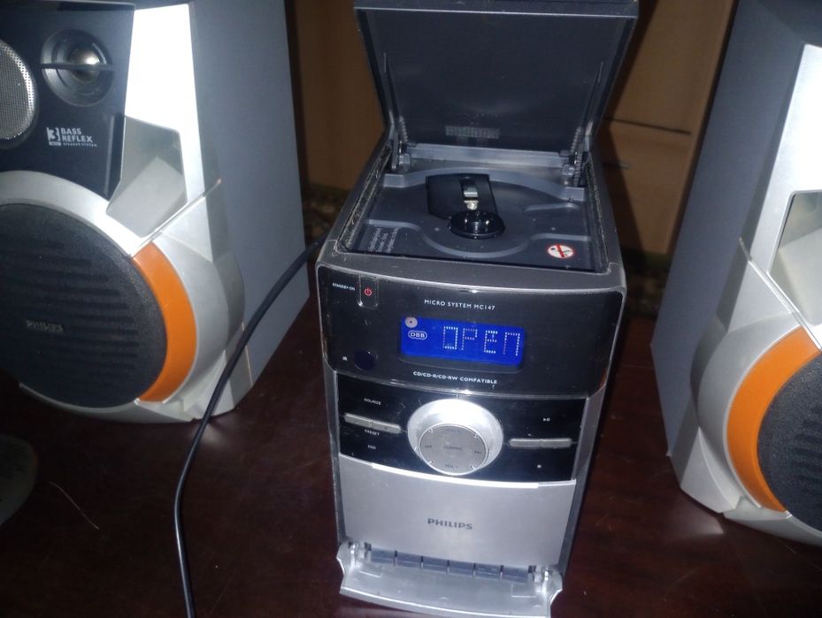 Mini combină audio Philips MC147/12, tuner radio, boxe cadou