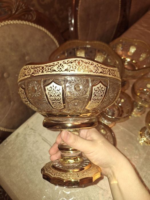 BAGIMA GOLD bor 1 ta kotta 2 ta oʻrtacha 6 ta kichkina 6 ta rumka