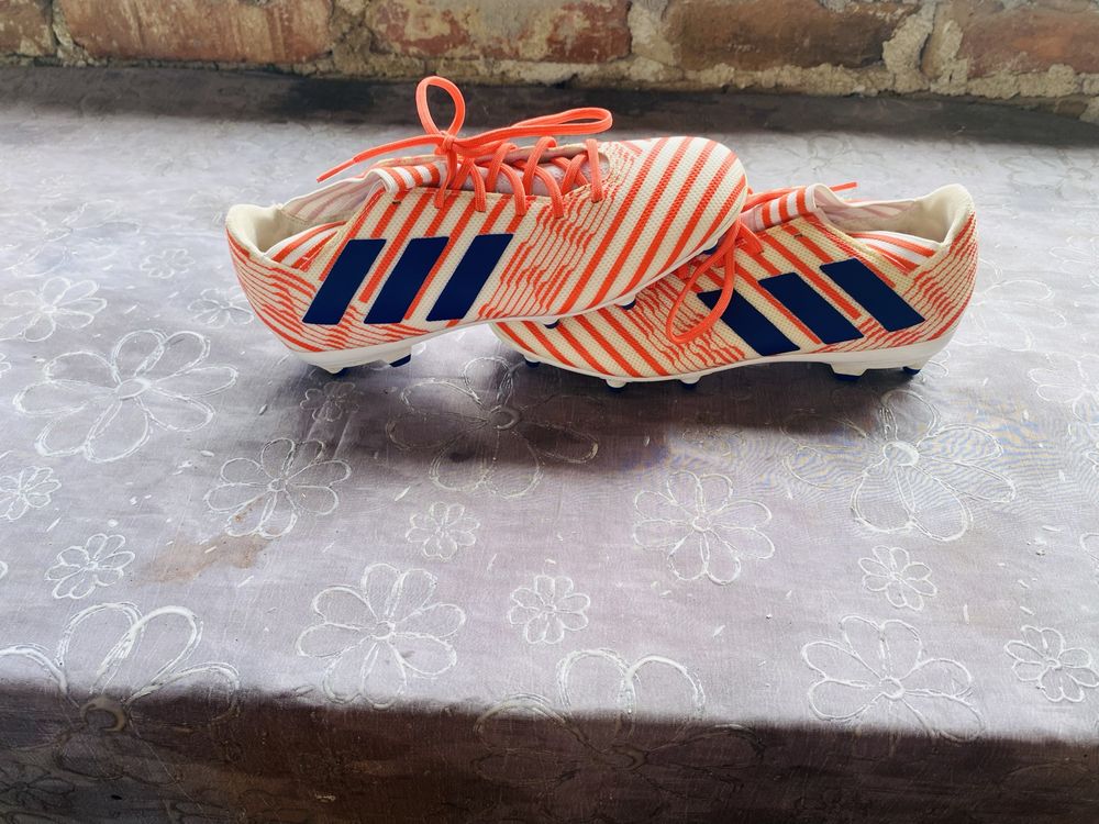 Футболни обувки Nike, Adidas, Umbro