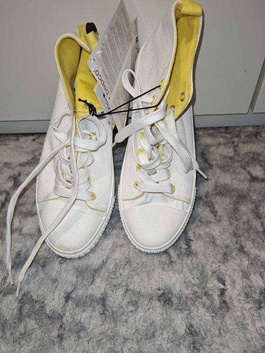 Дамски високи кецове от пепко