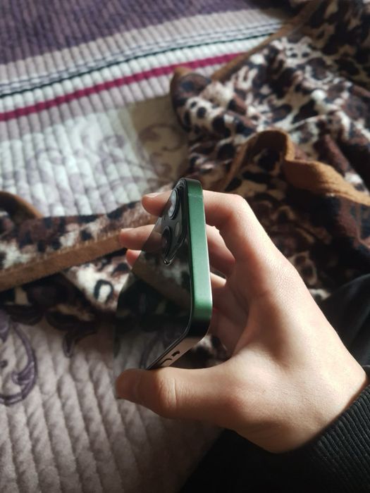 айфон 13 идеал.