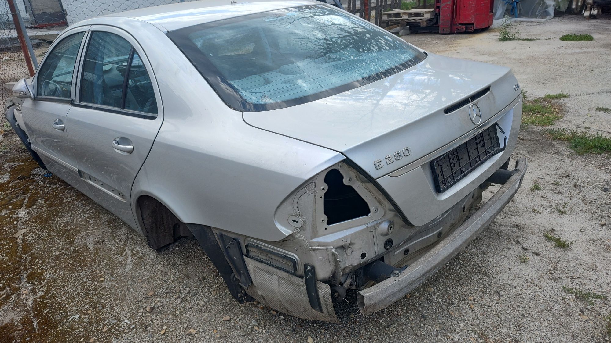 Mercedes W211 E на ЧАСТИ
