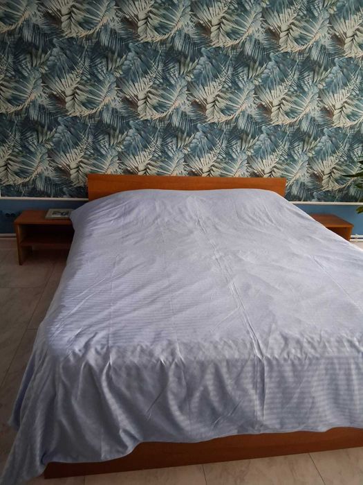 Vând mobila dormitor(pat dublu, noptiere, dulap)