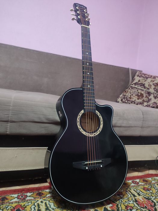 Гитара в хорошем состоянии