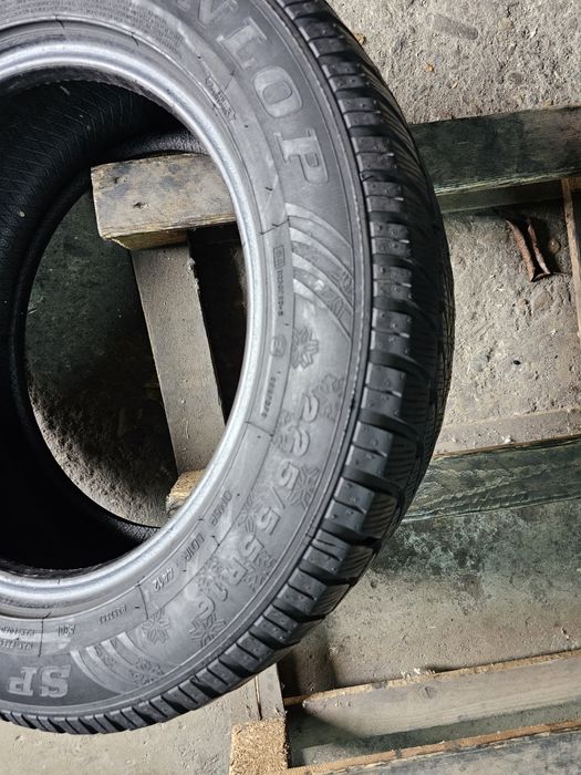 2 anvelope iarna 225 55 16 Dunlop