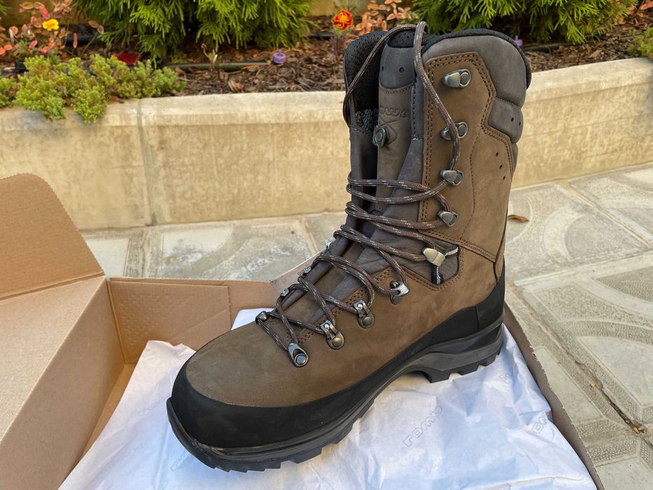 Lowa
-
Tibet Evo GTX Hi