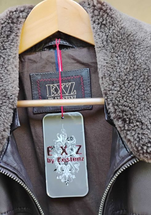 Vând geacă de piele pentru bărbați