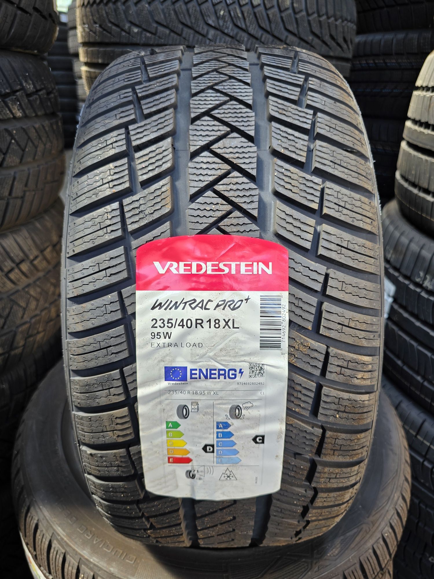 235/40/18 VREDESTEIN 4бр