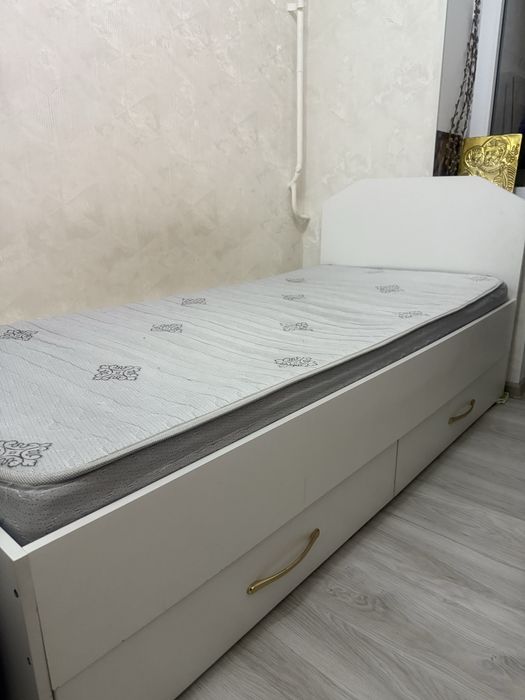 Продам кровать 20000