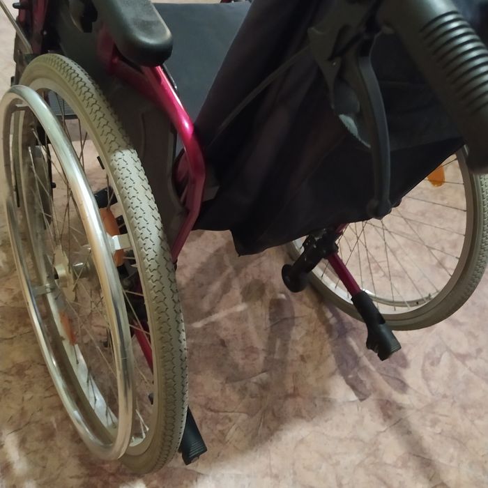 Продаю инвалидную коляску трансформер