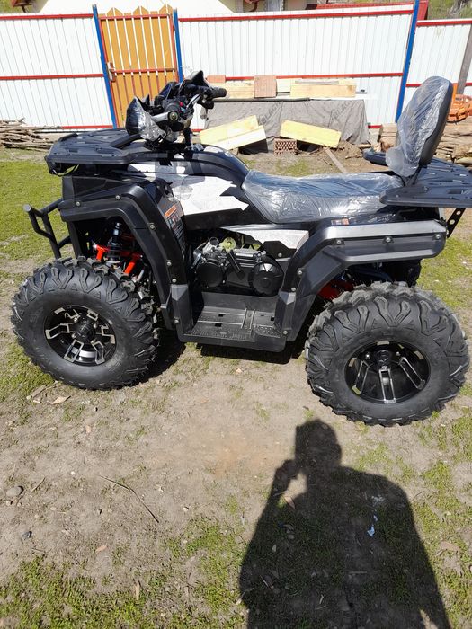 Vând sau schimb atv