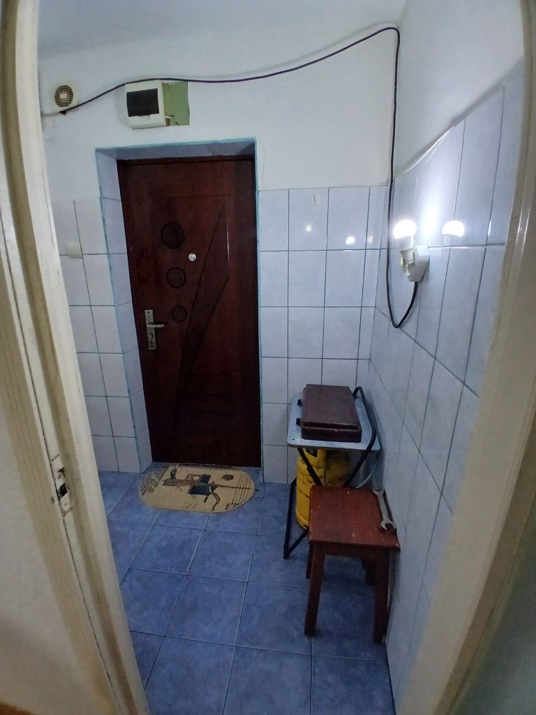 Închiriez garsoniera!!