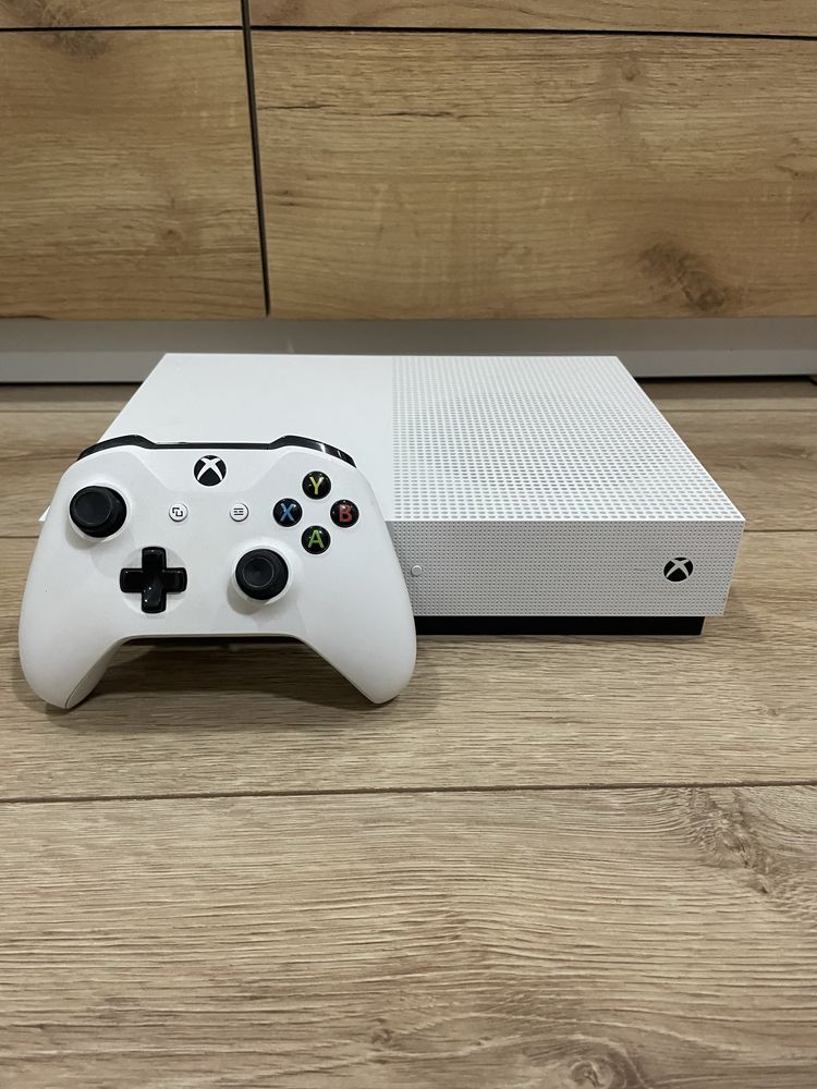 XBOX ONE S de 365 gb