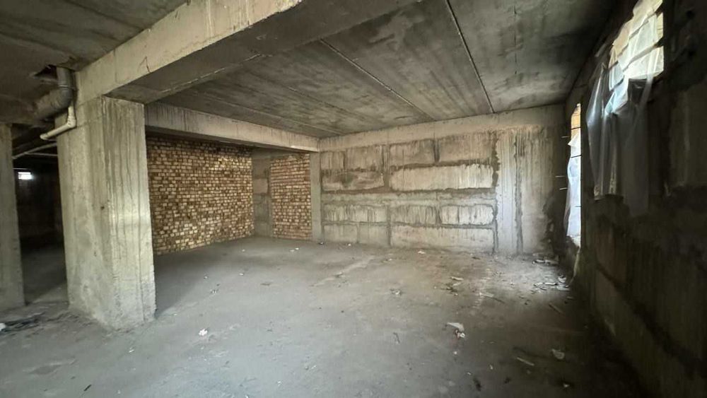 Полуподвальное помещение в Яшнобаде – продажа частями, 300 м²