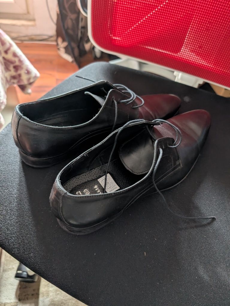 Pantofi Versace mărime 43 purtați la 2 evenimente