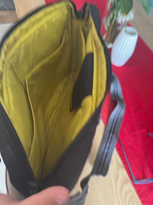 Geanta laptop Samsonite 17 , stare buna