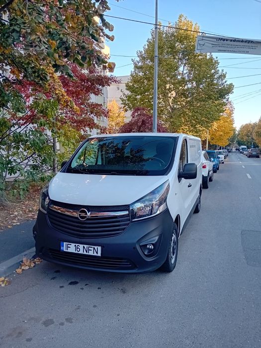 Vând Opel vivaro-B