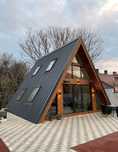 Cabane stil A Frame si case din structura de lemn