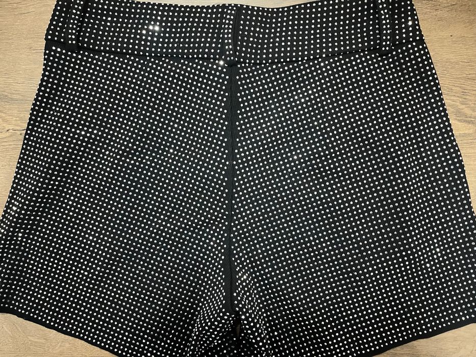 Къси панталони с камъни