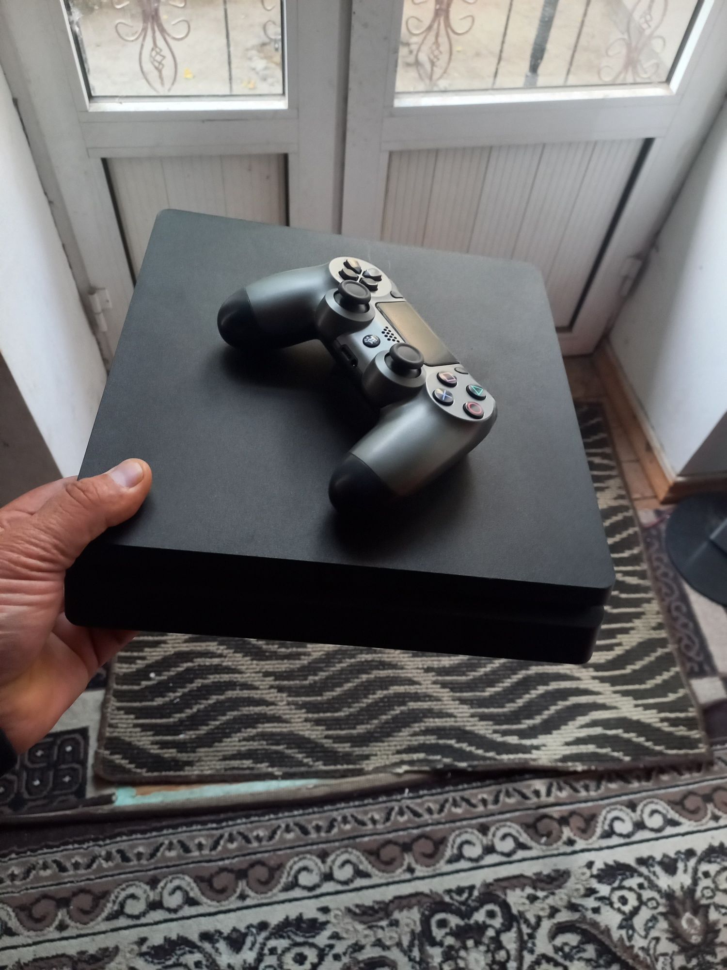 PS4 slim holati ideal yangi 1TB vzlom Golden Hen proshivfka bogan.