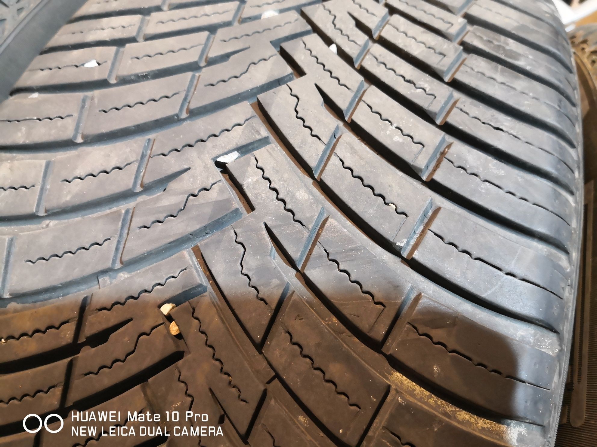 255 45 19 цола гуми като нови Pirelli dot 22