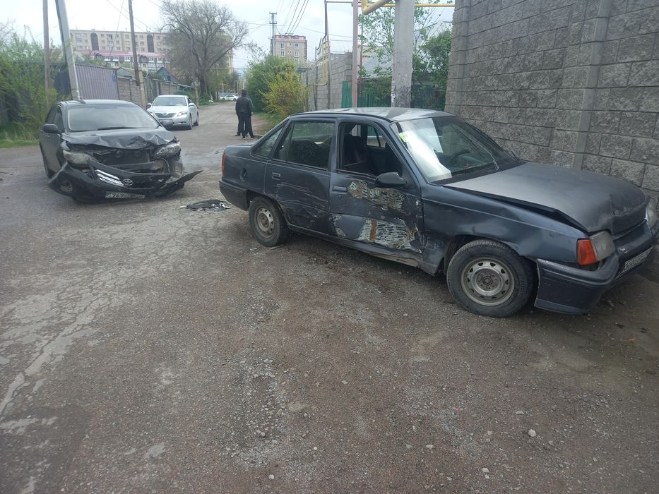 Продам Дэу рэйсер в аварийном состоянии,либо на запчасти