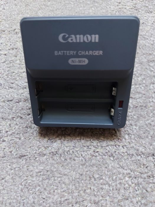 Vind incarcator acumulatori camera