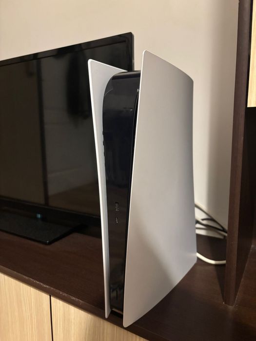 Ps5 digutal edition stare excelenta curatat la 2 luni