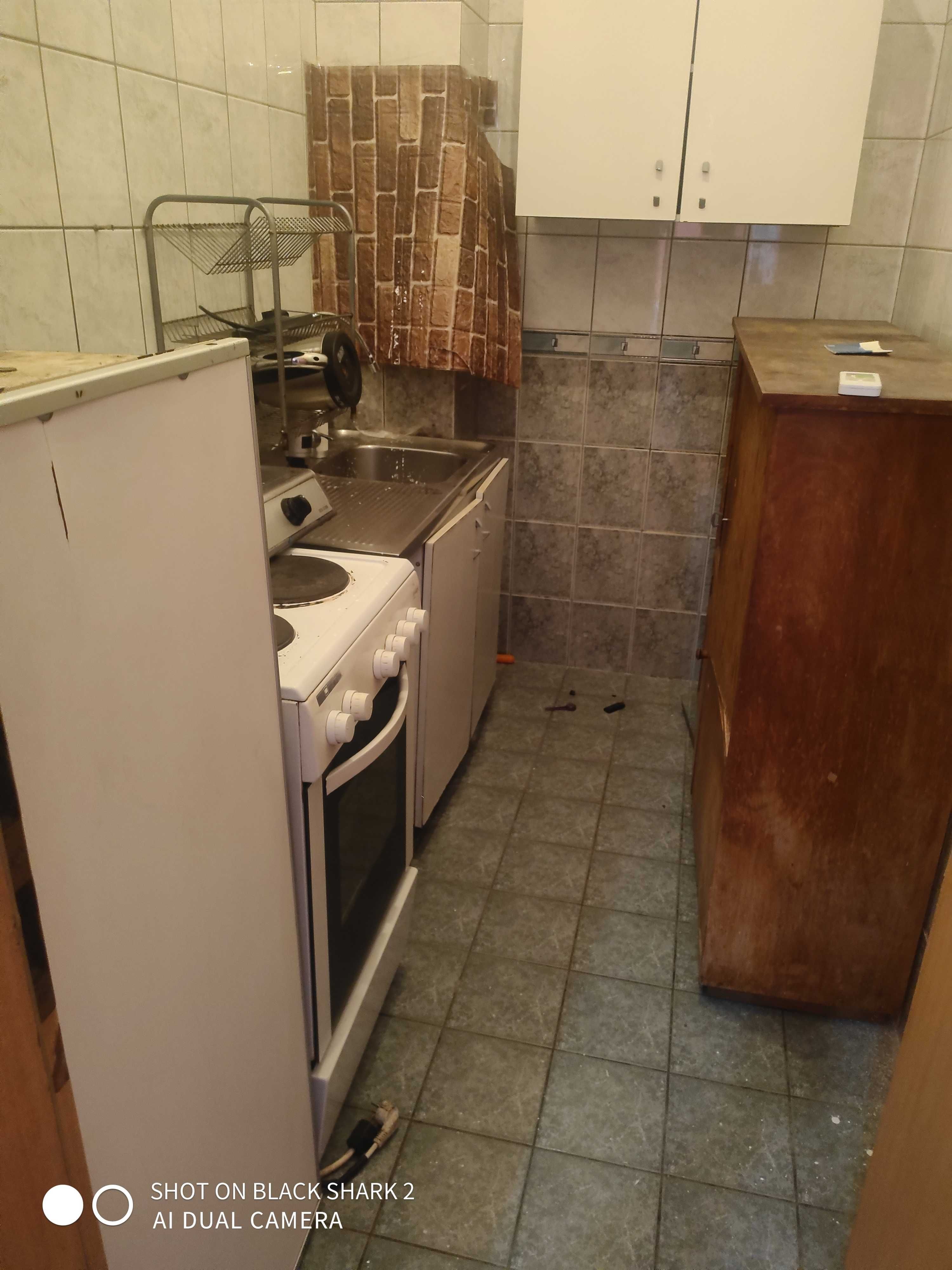 Под наем едностаен апартамент намиращ се на партер