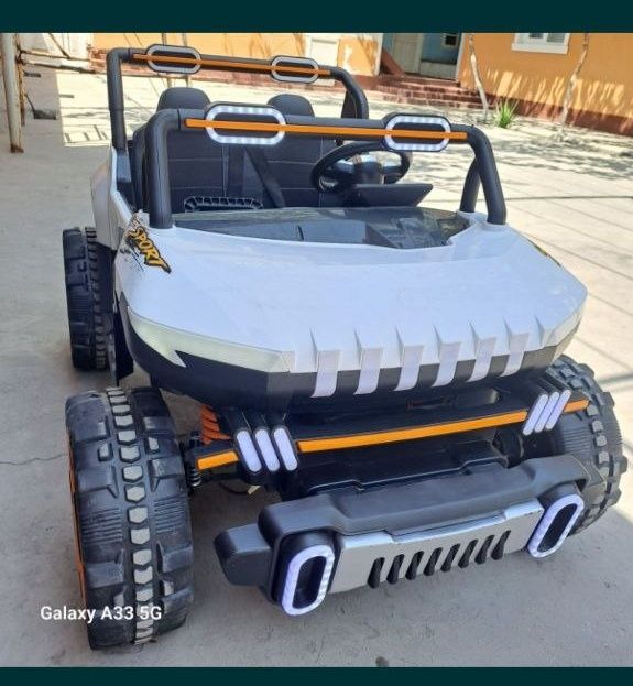 Болалар мошинаси сотилади.