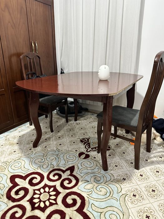 Продается стол б/у в хорошем состоянии.