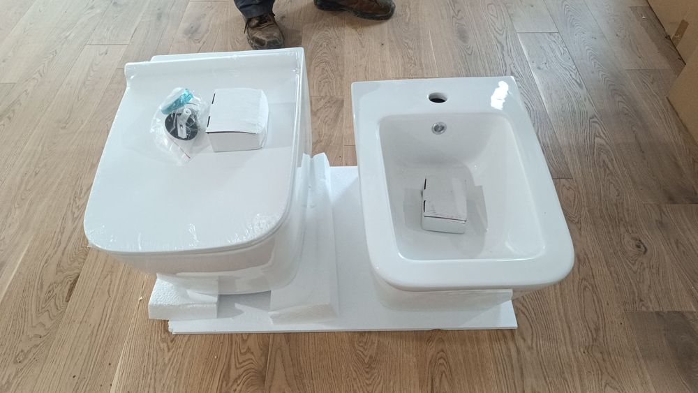 Vas wc și bideu suspendat