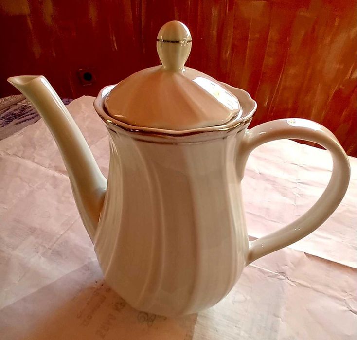 Порцелан, керамика, комплект подправки, чайник, каничка, чинии соц