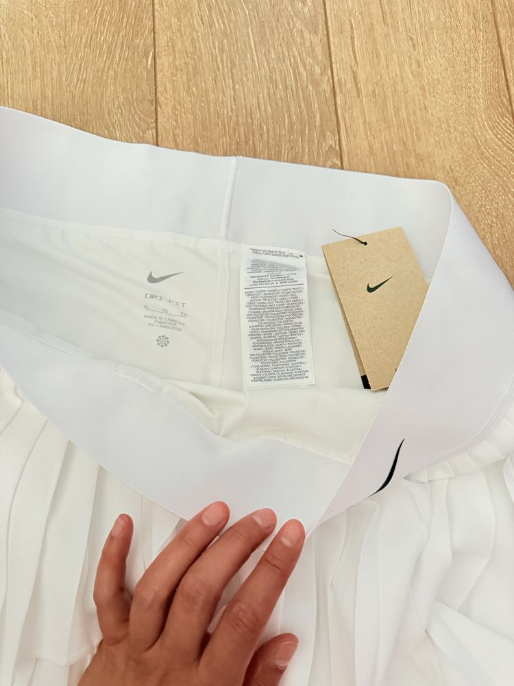 Дамска пола-панталон Nike