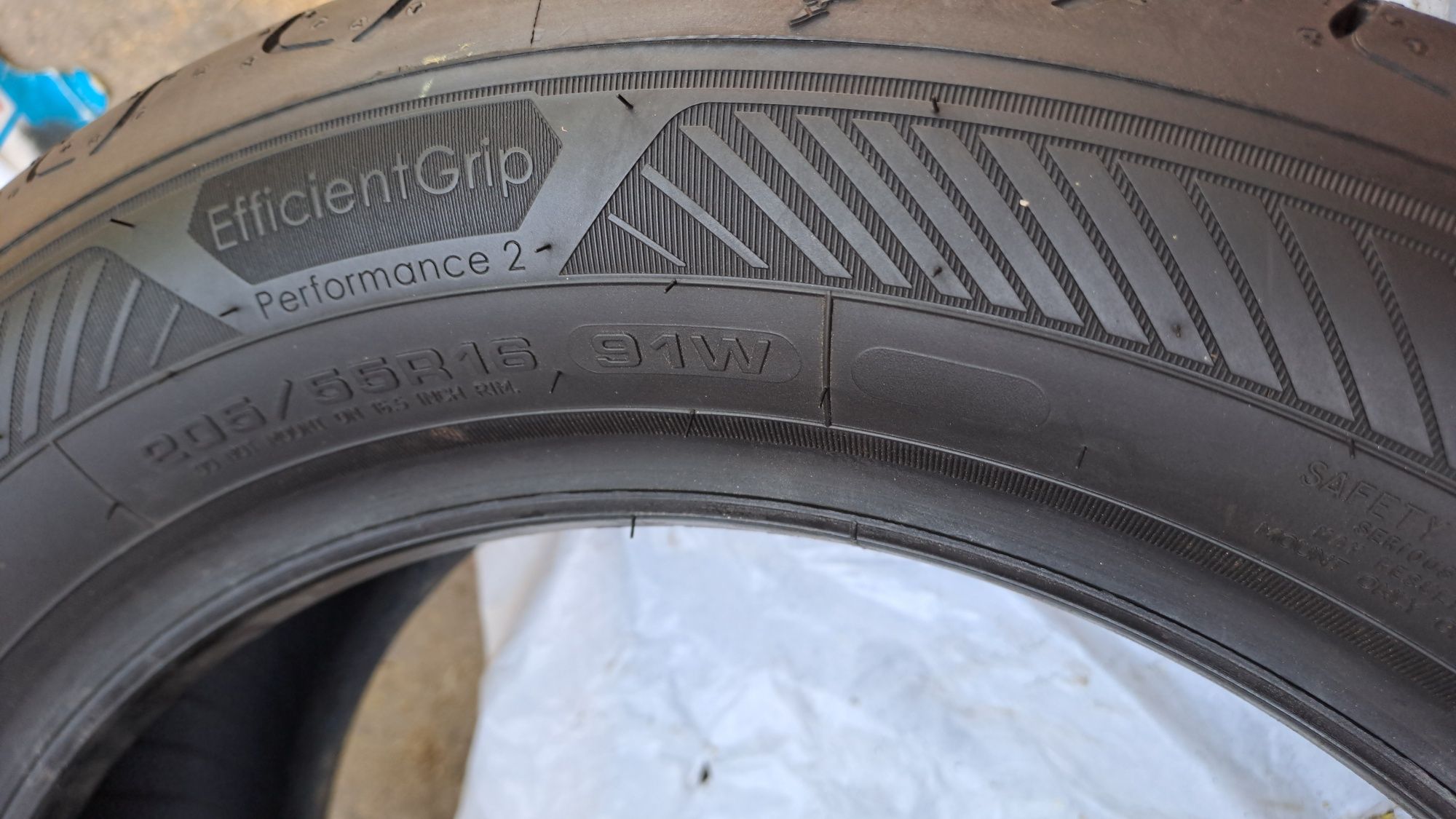 2бр. Нови 205/55/16 Goodyear Efficient Grip Performance 2