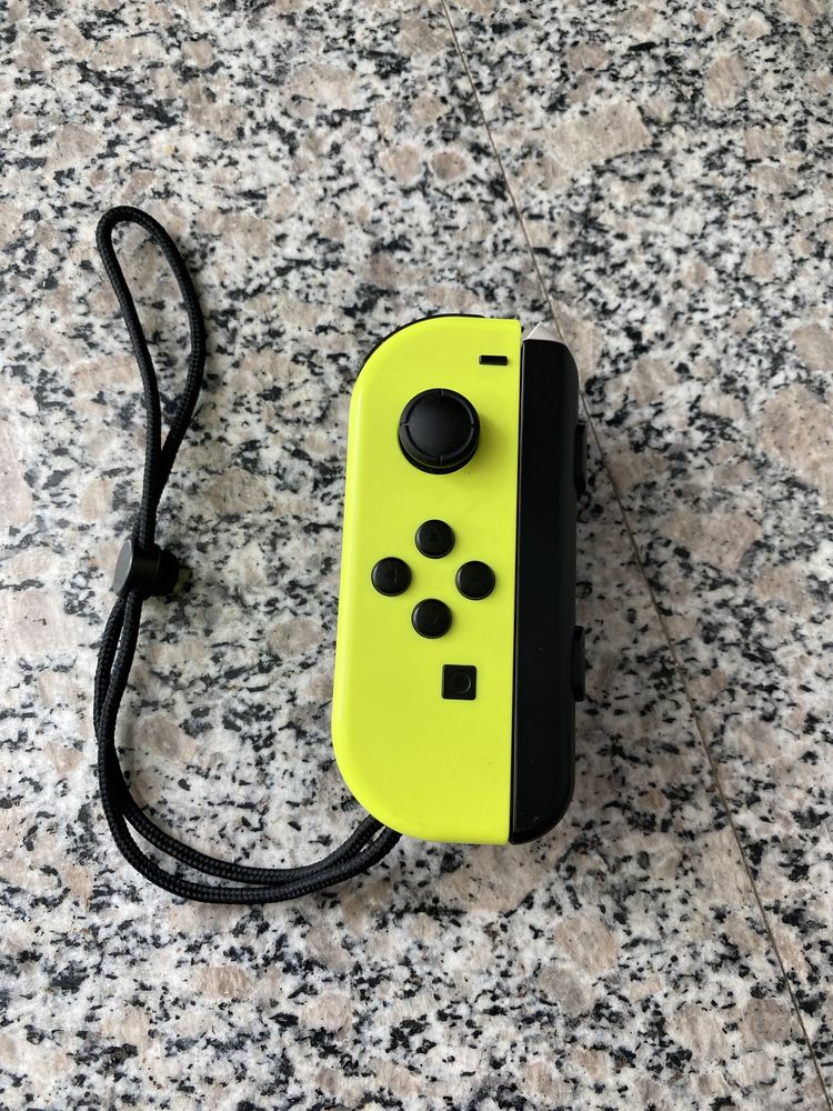 Nintendo Switch Joy-Con HAC-015 + Battery Grip HAC-019