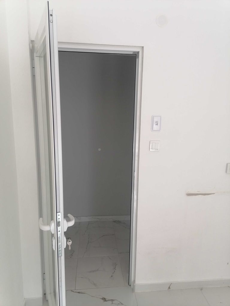 Дава се под наем Магазин в Харманли - 26 кв.м за 255 € - Снимка #9