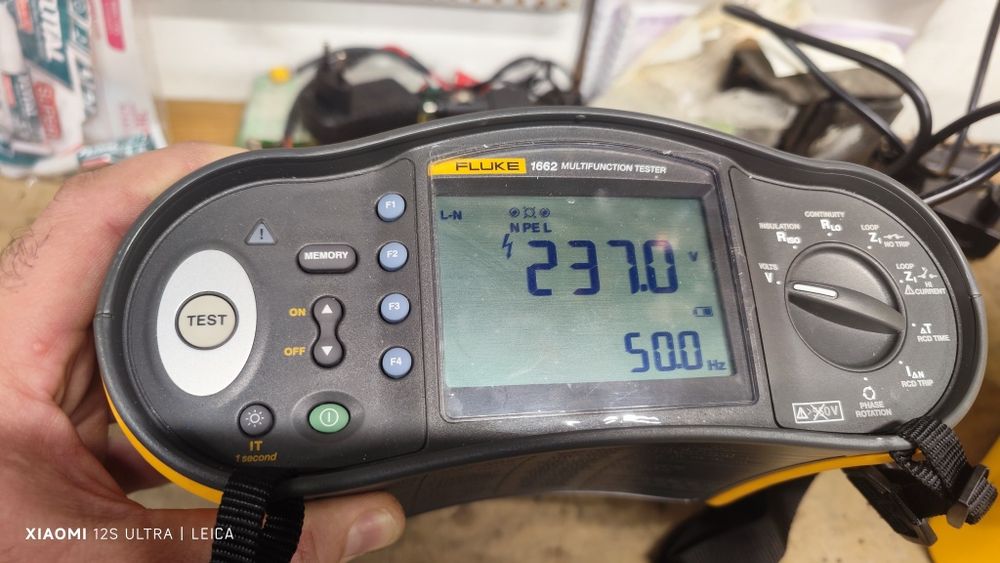 Мултитестер Fluke 1662