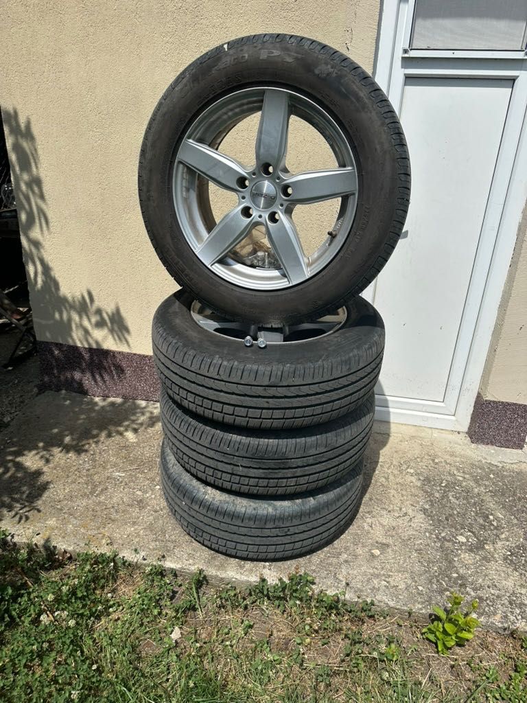Vând  JANTE ALUMINIU + CAUCIUCURI runflat pirelli 225/60 R17