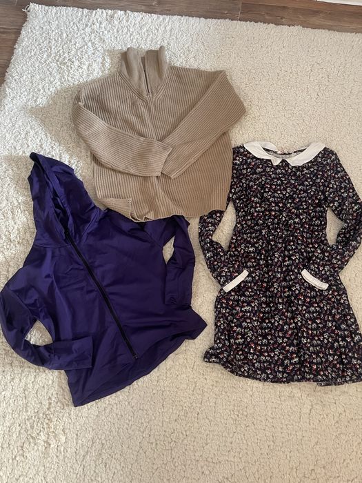 Отдам 2 пакета вещей за 3000 тг