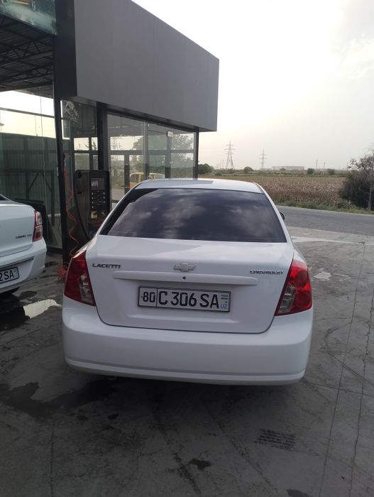 Lasetti 1.8 holati yaxshi