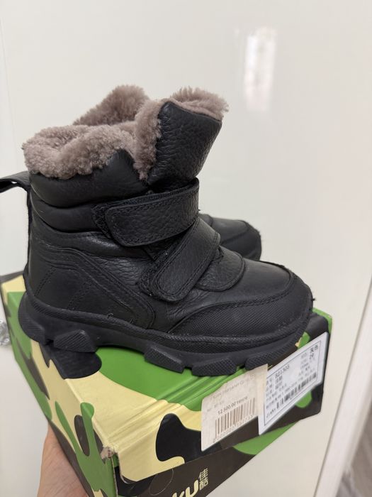 Продается кожаные сапоги для малчика